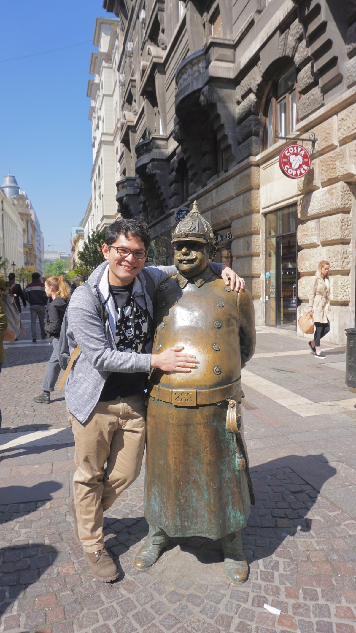 E9DBB3D5-A042-4F3F-A712-756FEDF2439F