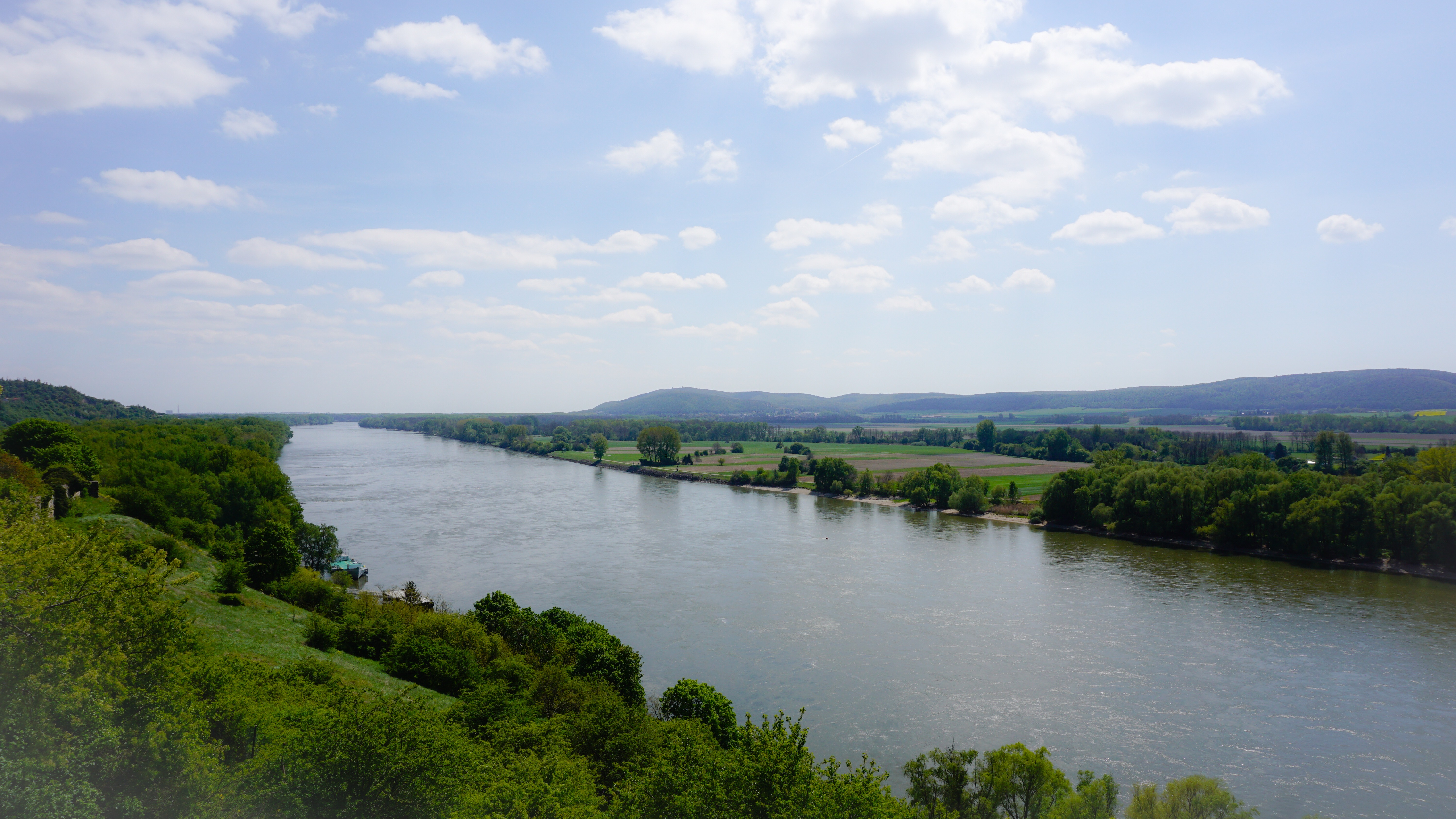 050CA6AB-2932-4DB6-BEA1-AE97CC2EC3BC