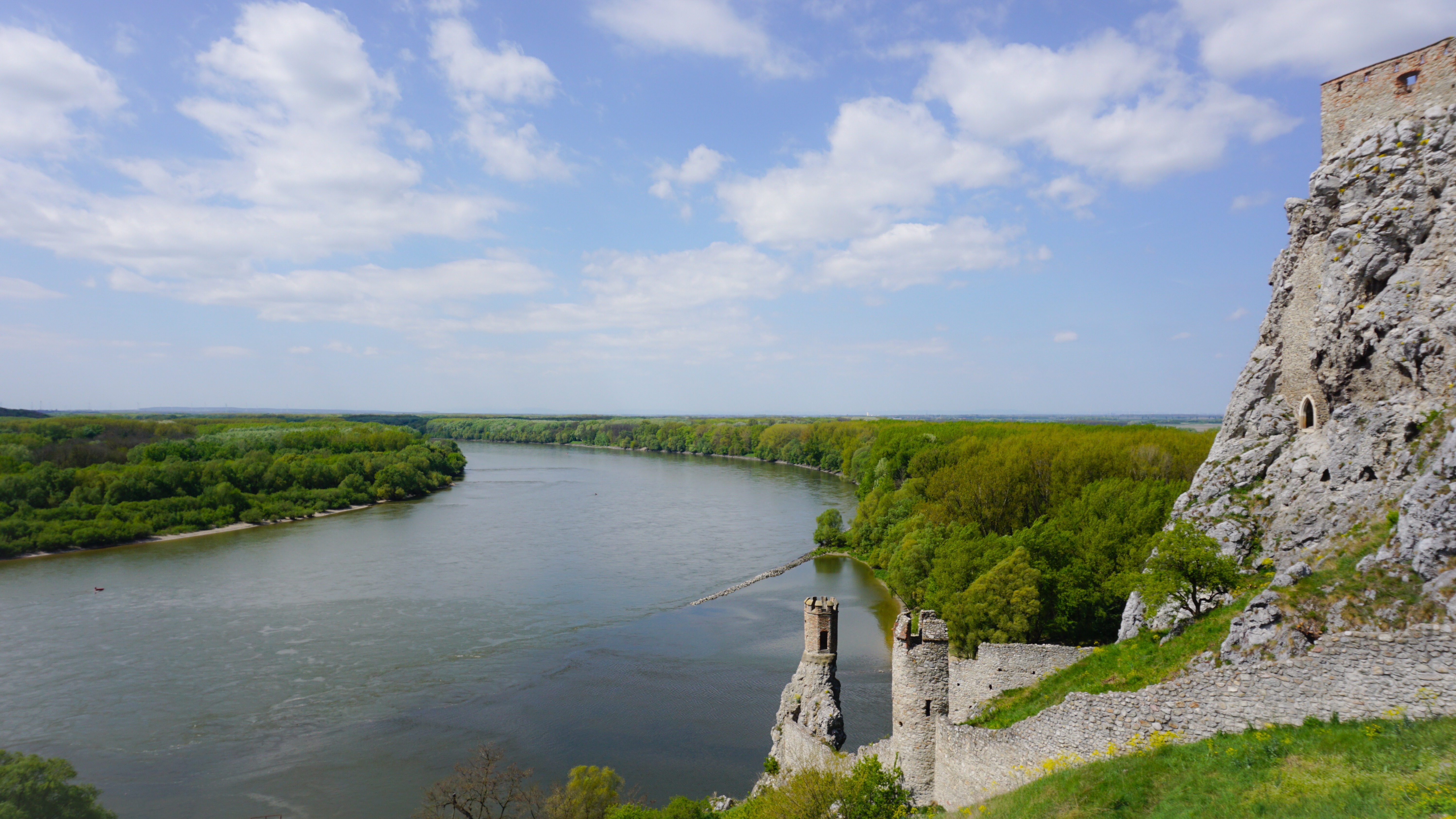 50893359-E122-41CB-B049-A73B281DA3F5