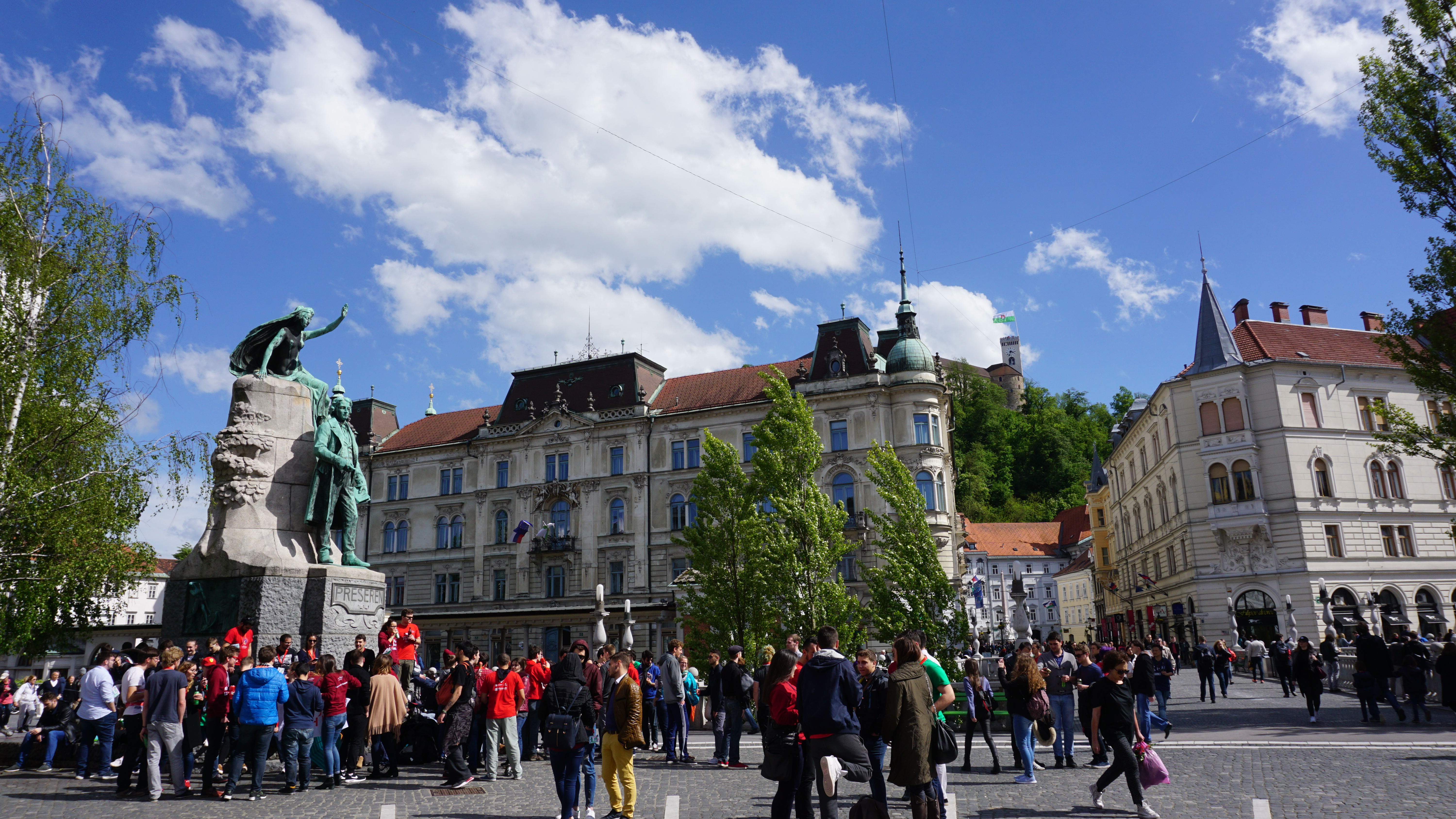 DFFDADD3-25D3-4087-9540-85788A016EFA